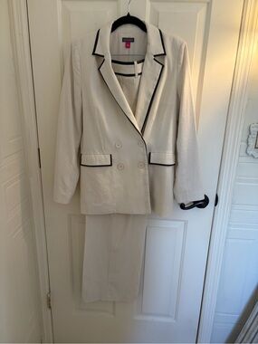 White Two-Piece Blazer and pants linen with Black Piping